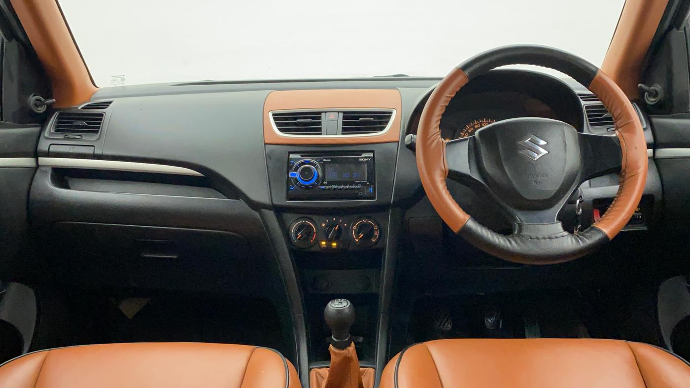 2017 Maruti Swift LXI (O), Petrol, Manual, 80,474 km, Dashboard