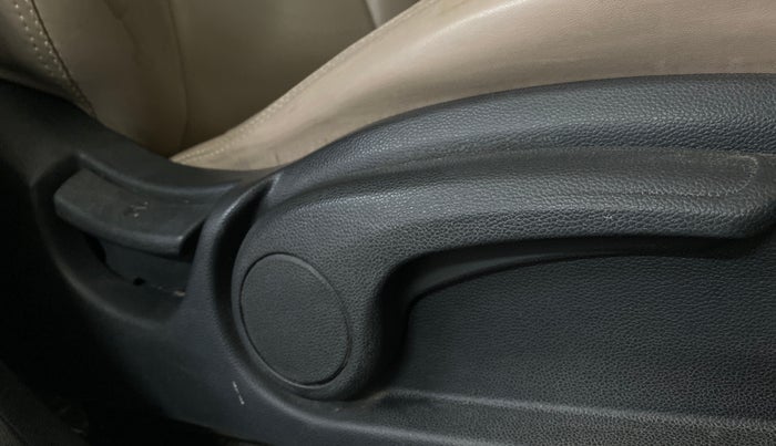 2017 Hyundai Elite i20 ASTA 1.2, Petrol, Manual, 47,311 km, Driver Side Adjustment Panel