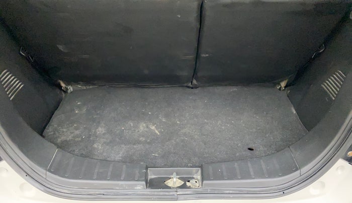 2015 Maruti Wagon R Stingray VXI, Petrol, Manual, 66,325 km, Boot Inside