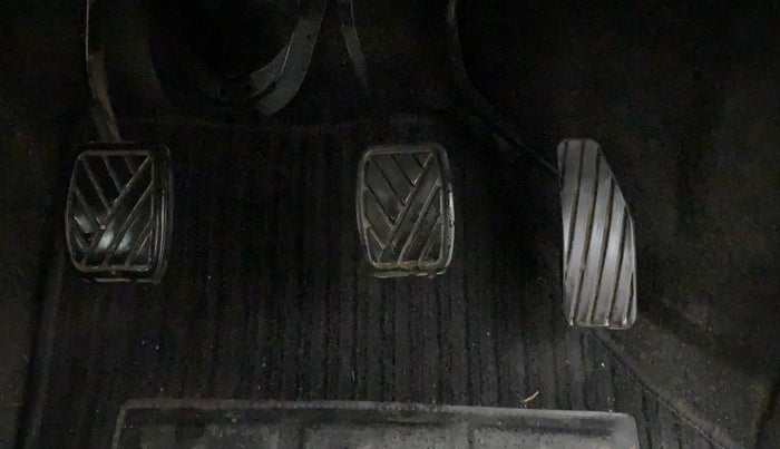 2015 Maruti Wagon R Stingray VXI, Petrol, Manual, 66,325 km, Pedals