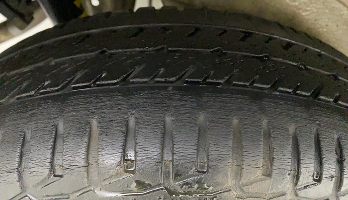 2015 Maruti Wagon R Stingray VXI, Petrol, Manual, 66,325 km, Right Rear Tyre Tread