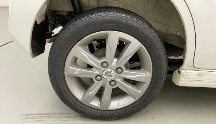 2015 Maruti Wagon R Stingray VXI, Petrol, Manual, 66,325 km, Right Rear Wheel