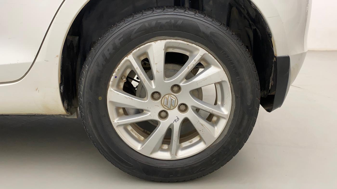 2014 Maruti Swift ZDI, Diesel, Manual, 79,446 km, Left Rear Wheel