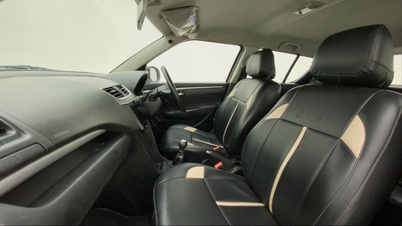 2014 Maruti Swift ZDI, Diesel, Manual, 79,446 km, Right Side Front Door Cabin