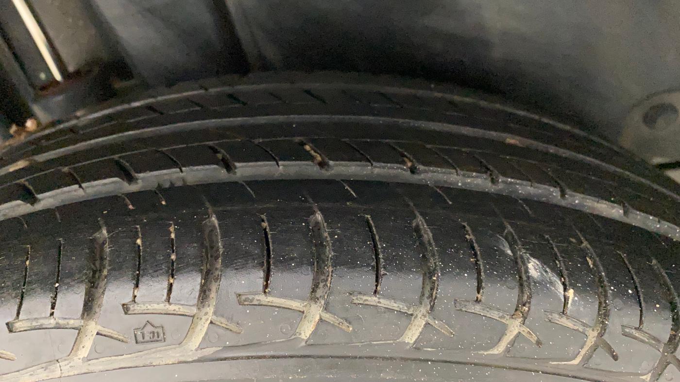 2014 Maruti Swift ZDI, Diesel, Manual, 79,446 km, Right Rear Tyre Tread