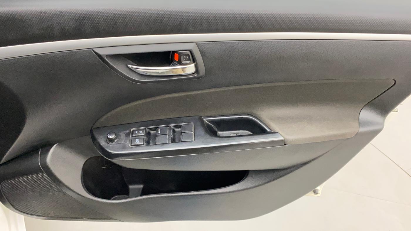2014 Maruti Swift ZDI, Diesel, Manual, 79,446 km, Driver Side Door Panels Control