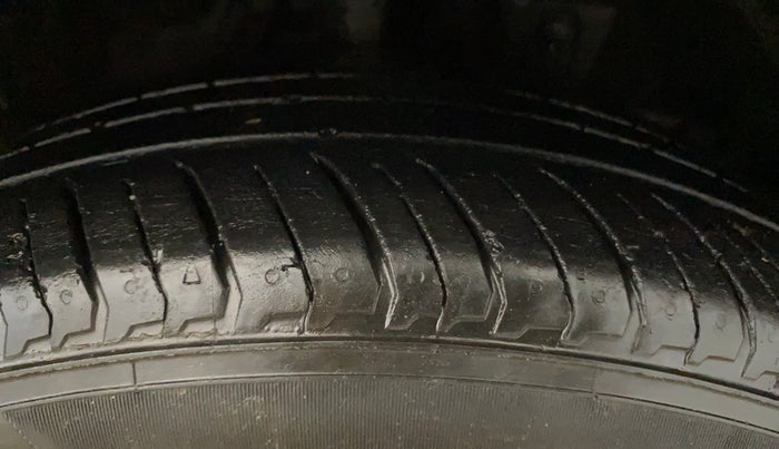 2017 Honda WR-V 1.2L I-VTEC VX MT, Petrol, Manual, 82,030 km, Right Front Tyre Tread