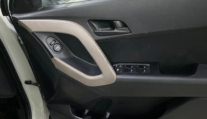2017 Hyundai Creta E PLUS 1.6 PETROL, Petrol, Manual, 88,846 km, Driver Side Door Panels Control