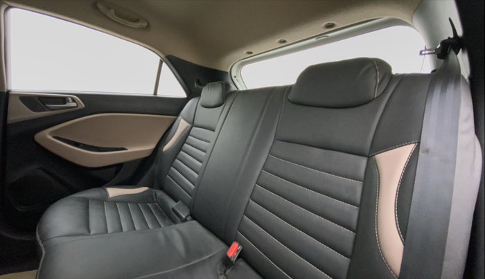 2018 Hyundai Elite i20 ASTA 1.4 CRDI, Diesel, Manual, 74,782 km, Right Side Rear Door Cabin