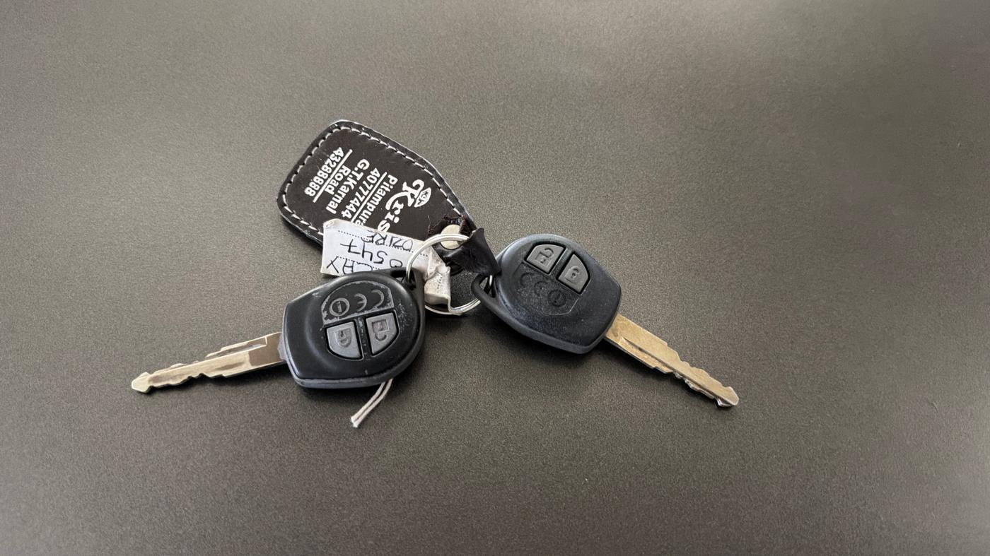 2019 Maruti Dzire VXI, Petrol, Manual, 40,602 km, Key Close Up