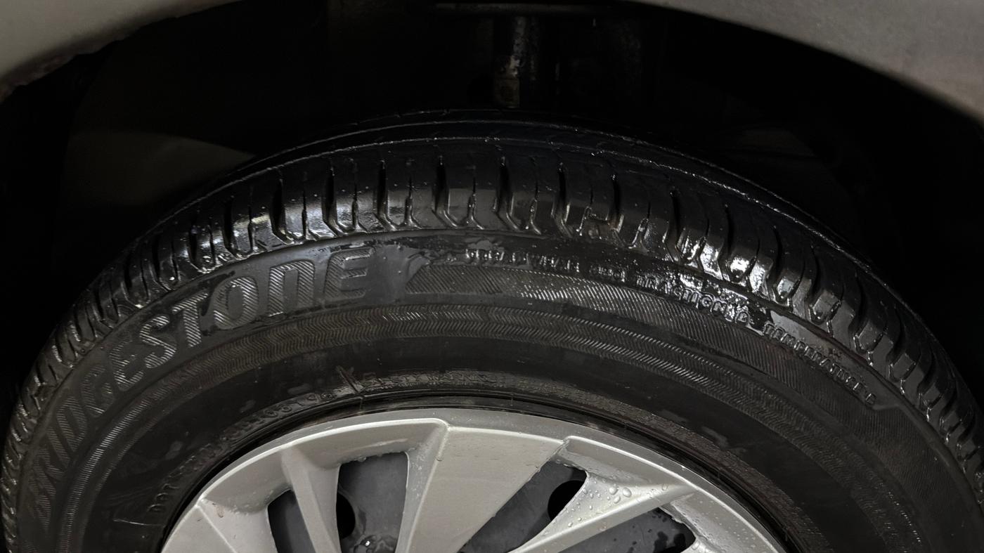 2019 Maruti Dzire VXI, Petrol, Manual, 40,602 km, Right Front Tyre Tread