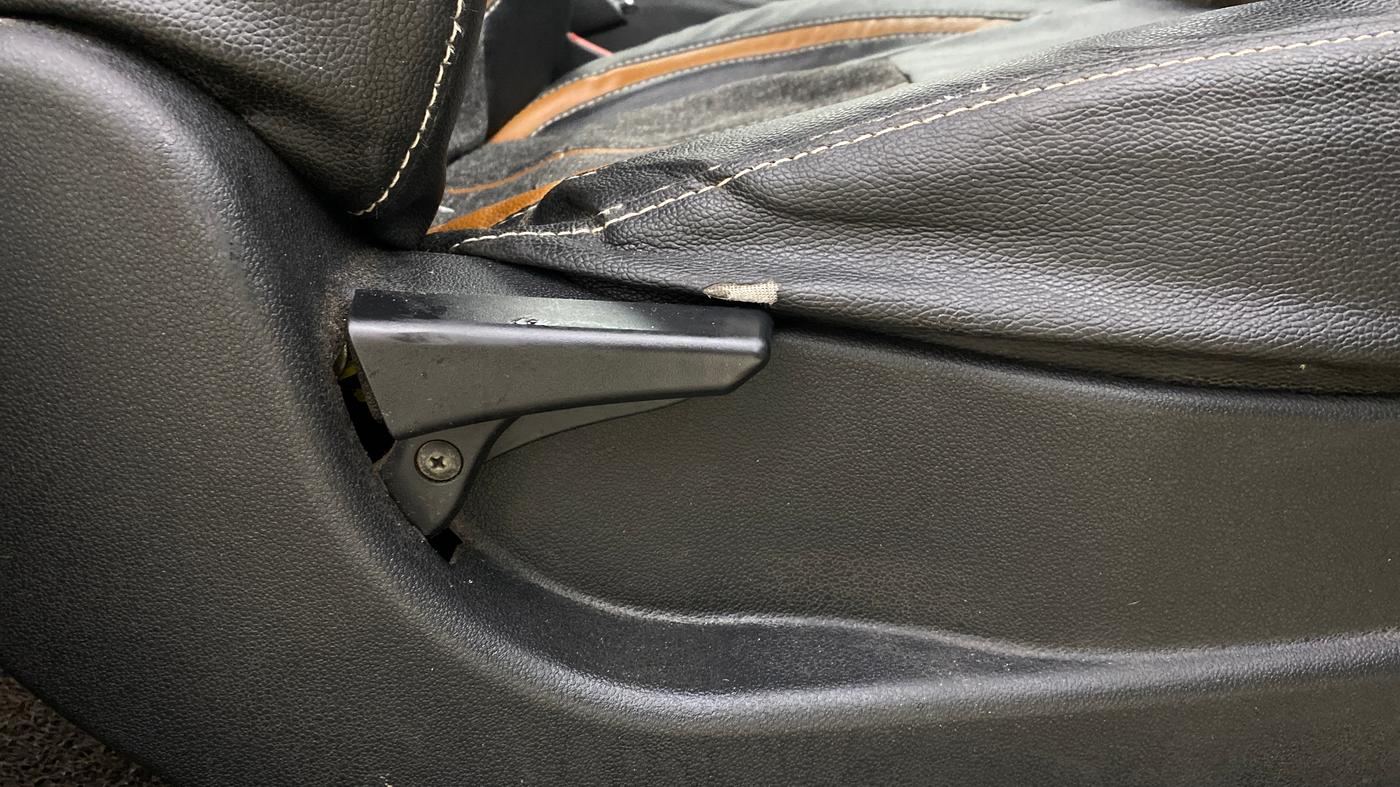 2018 Tata Tiago XT PETROL, Petrol, Manual, 1,48,410 km, Driver Side Adjustment Panel