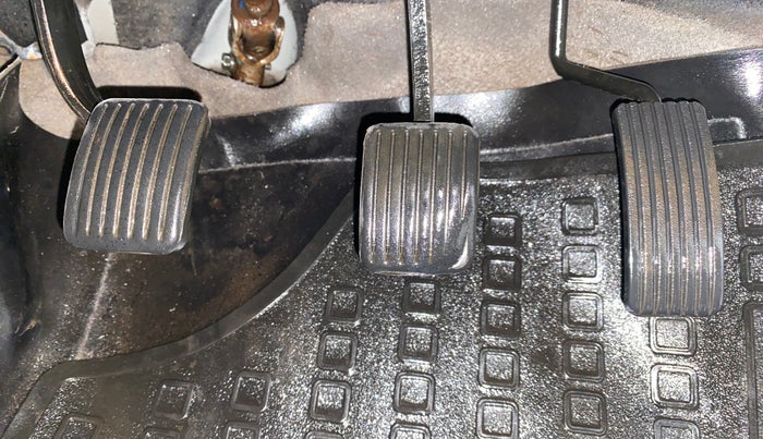 2013 Hyundai i10 MAGNA 1.1, CNG, Manual, 94,389 km, Pedals