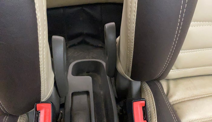 2013 Hyundai i10 MAGNA 1.1, CNG, Manual, 94,389 km, Driver Side Adjustment Panel