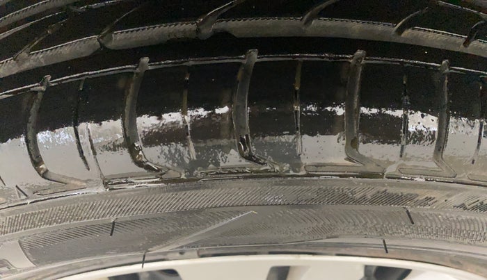 2014 Honda City 1.5L I-VTEC S MT, Petrol, Manual, 1,05,375 km, Left Front Tyre Tread