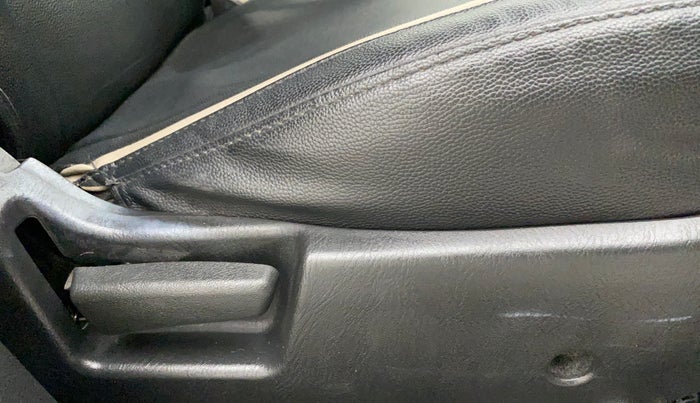 2022 Maruti Alto VXI, Petrol, Manual, 34,574 km, Driver Side Adjustment Panel