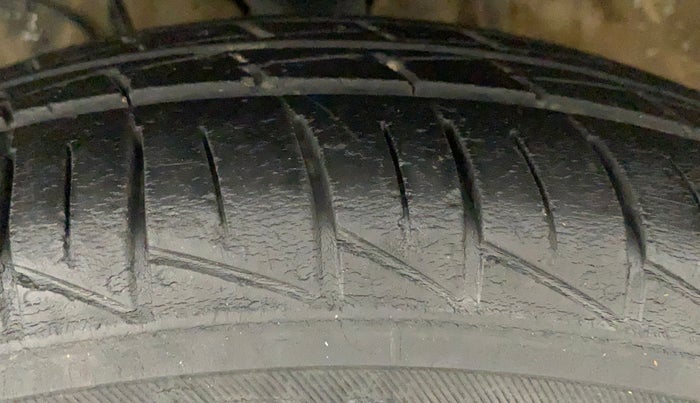 2022 Maruti Alto VXI, Petrol, Manual, 34,574 km, Left Front Tyre Tread