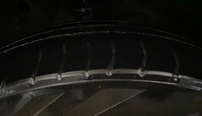 2018 Maruti Wagon R 1.0 LXI CNG, CNG, Manual, 79,463 km, Left Front Tyre Tread