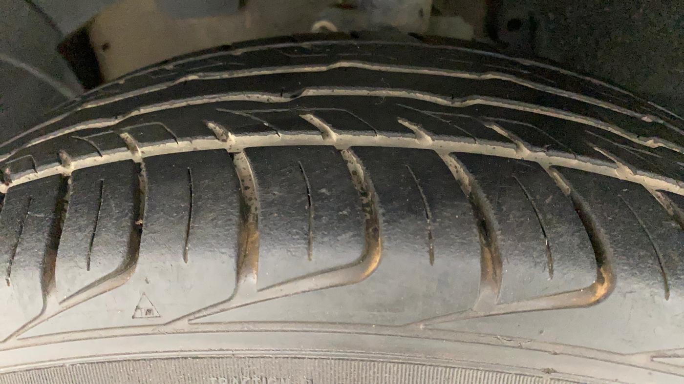 2015 Renault Duster 85 PS RXL DIESEL, Diesel, Manual, 93,853 km, Left Front Tyre Tread