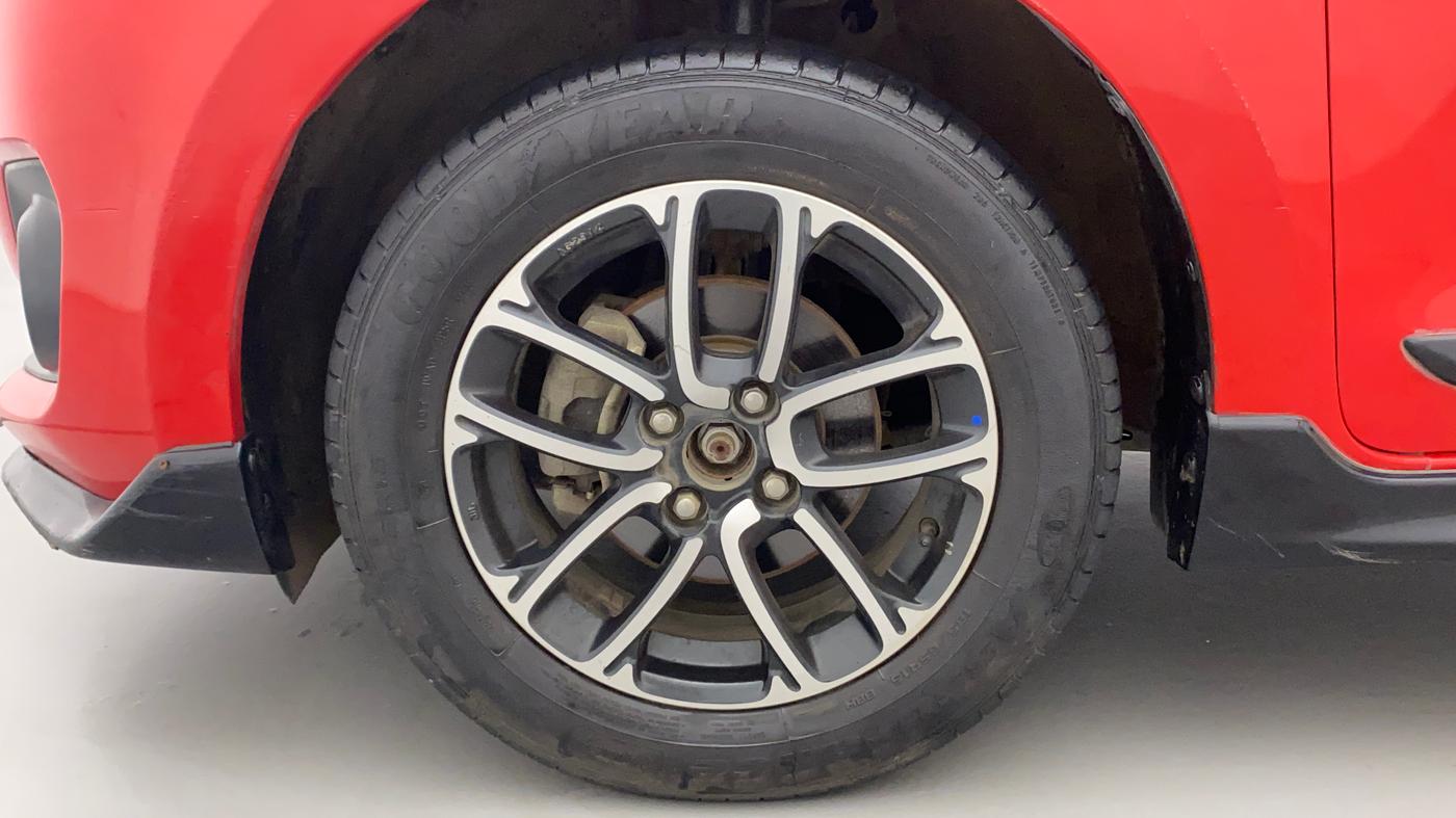 2021 Maruti Swift ZXI PLUS AMT DUAL TONE, Petrol, Automatic, 72,216 km, Left Front Wheel