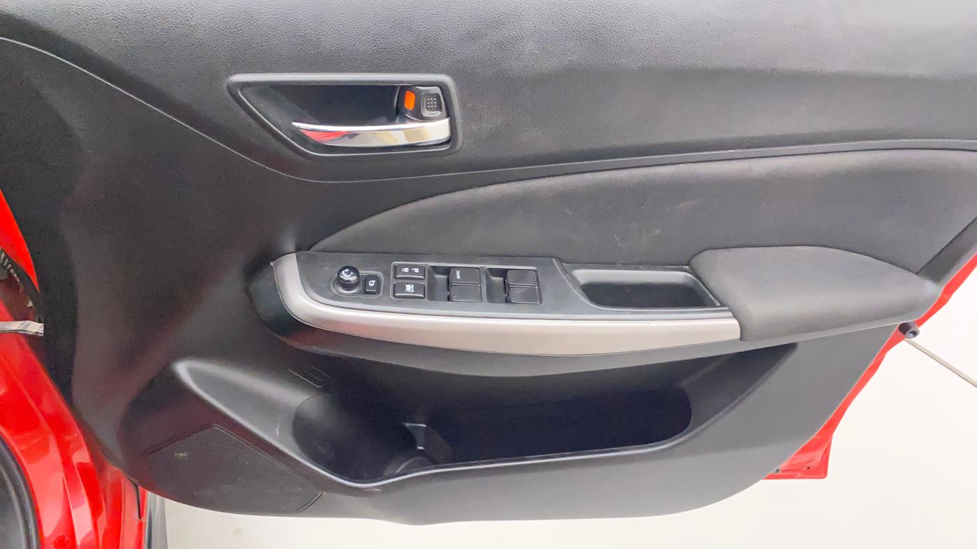 2021 Maruti Swift ZXI PLUS AMT DUAL TONE, Petrol, Automatic, 72,216 km, Driver Side Door Panels Control
