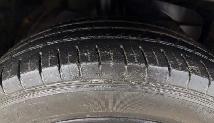 2019 MG HECTOR SHARP 1.5 DCT PETROL, Petrol, Automatic, 33,219 km, Right Front Tyre Tread
