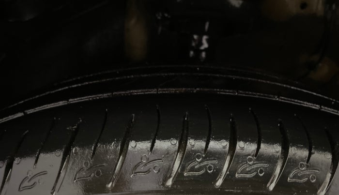 2021 KIA SONET GTX PLUS 1.0 DCT, Petrol, Automatic, 1,09,919 km, Left Front Tyre Tread