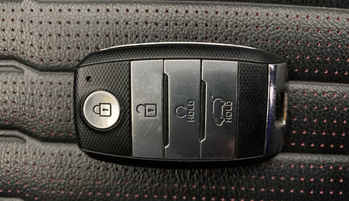 2021 KIA SONET GTX PLUS 1.0 DCT, Petrol, Automatic, 1,09,919 km, Key Close Up