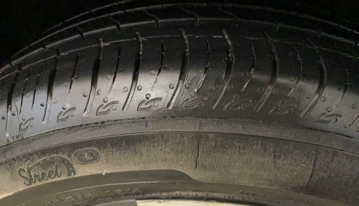 2020 KIA SONET HTX 1.0 IMT, Petrol, Manual, 42,386 km, Right Front Tyre Tread