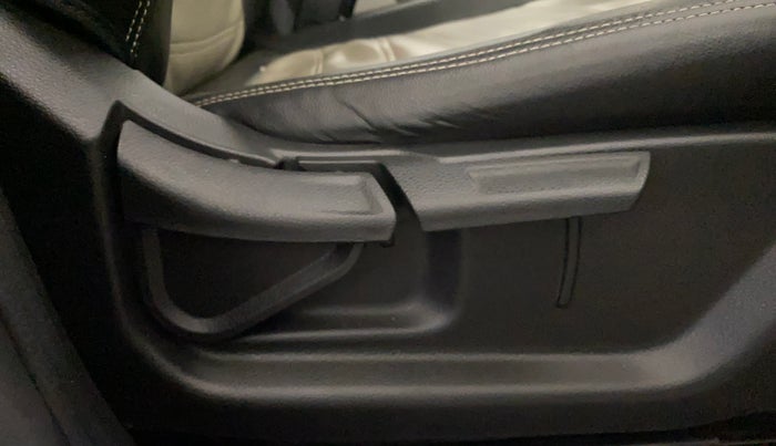 2020 KIA SONET HTX 1.0 IMT, Petrol, Manual, 42,386 km, Driver Side Adjustment Panel