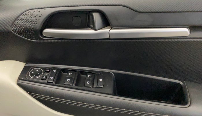 2020 KIA SONET HTX 1.0 IMT, Petrol, Manual, 42,386 km, Driver Side Door Panels Control