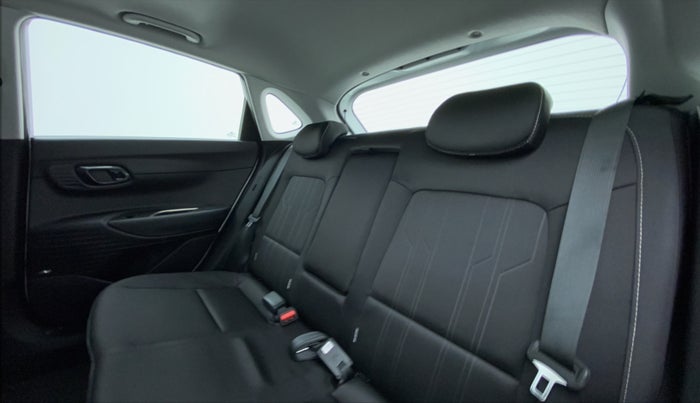 2022 Hyundai NEW I20 ASTA (O) 1.2 MT, Petrol, Manual, 3,722 km, Right Side Rear Door Cabin