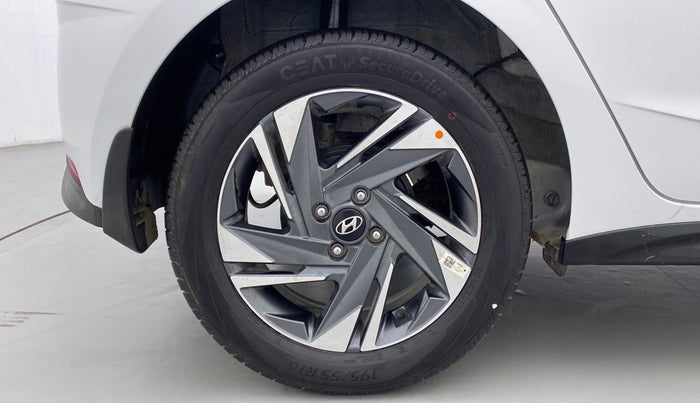 2022 Hyundai NEW I20 ASTA (O) 1.2 MT, Petrol, Manual, 3,722 km, Right Rear Wheel