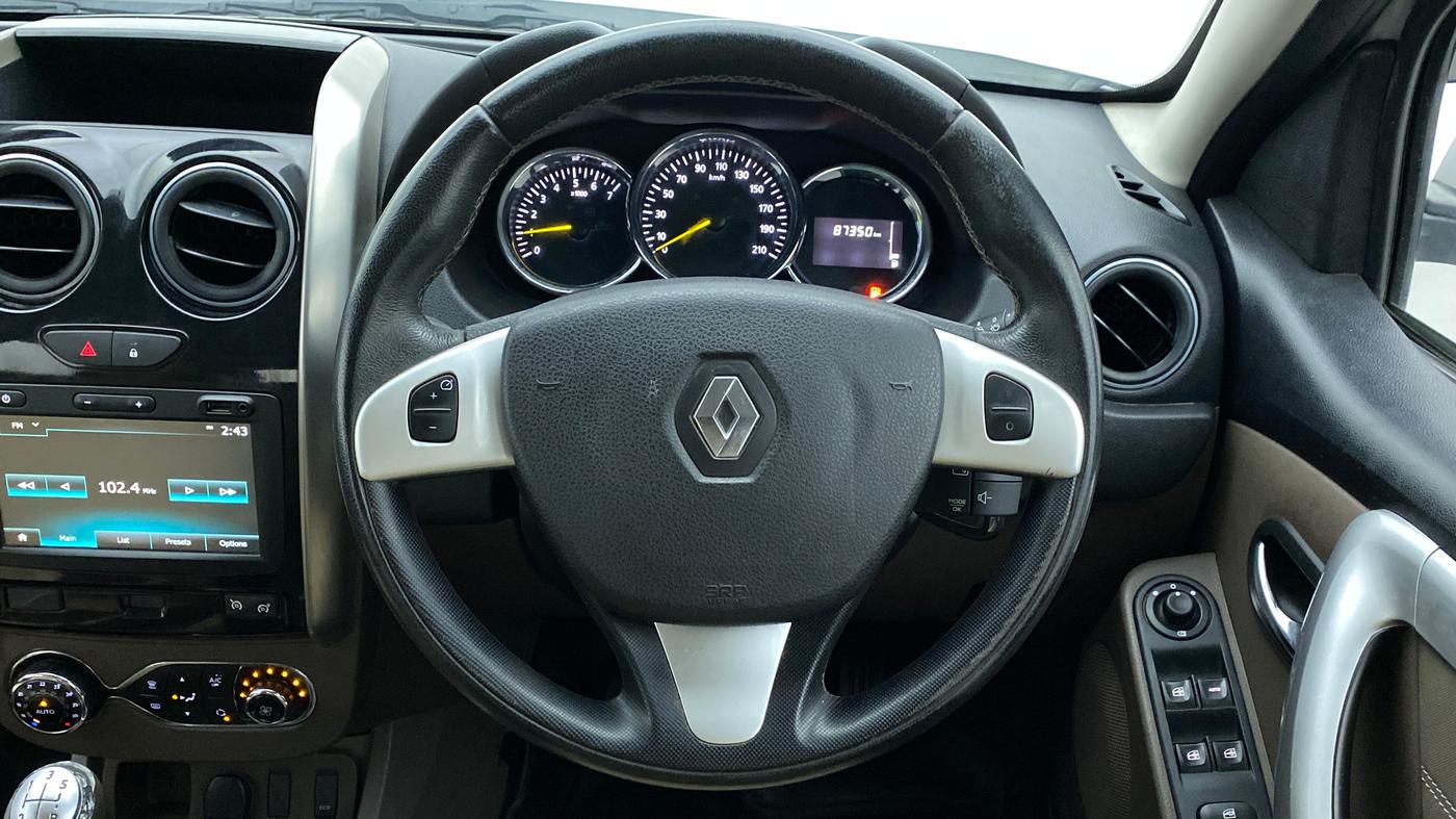 2017 Renault Duster RXZ 85 PS DIESEL, Diesel, Manual, 87,652 km, Steering Wheel Close Up