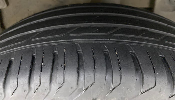 2017 Renault Duster RXZ 85 PS DIESEL, Diesel, Manual, 87,652 km, Left Rear Tyre Tread