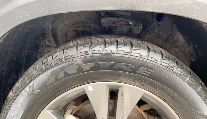 2023 KIA SELTOS  HTX 1.5 PETROL MT, Petrol, Manual, 41,463 km, Left Front Tyre Tread