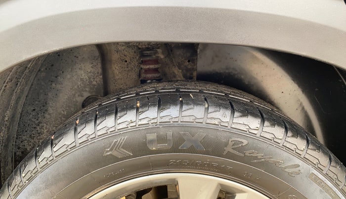 2023 KIA SELTOS  HTX 1.5 PETROL MT, Petrol, Manual, 41,463 km, Right Rear Tyre Tread