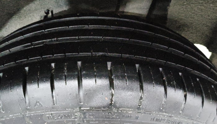 2021 Maruti Baleno ZETA PETROL 1.2, Petrol, Manual, 14,157 km, Left Rear Tyre Tread