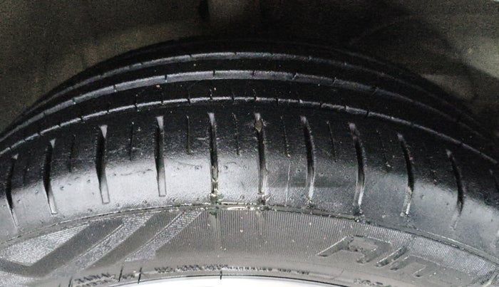 2021 Maruti Baleno ZETA PETROL 1.2, Petrol, Manual, 14,157 km, Right Front Tyre Tread