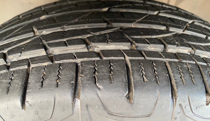 2019 Jeep Compass LIMITED 2.0 DIESEL, Diesel, Manual, 80,600 km, Left Front Tyre Tread