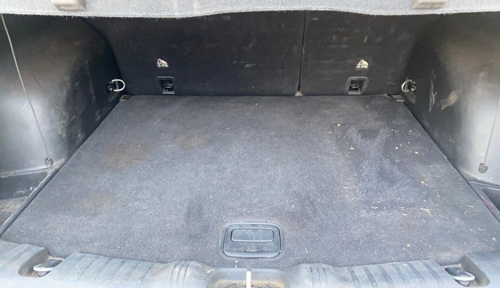 2019 Jeep Compass LIMITED 2.0 DIESEL, Diesel, Manual, 80,600 km, Boot Inside