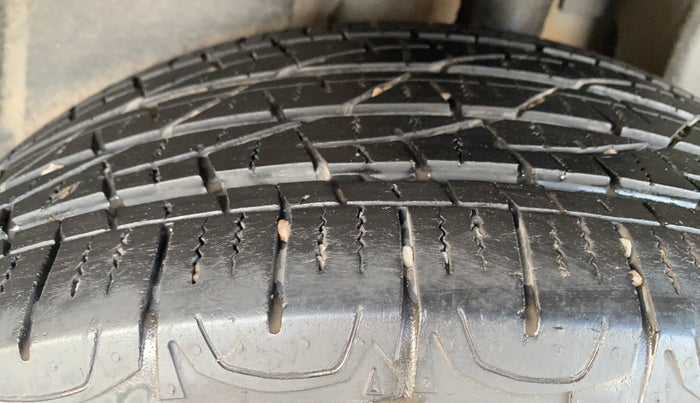 2019 Jeep Compass LIMITED 2.0 DIESEL, Diesel, Manual, 80,600 km, Left Rear Tyre Tread