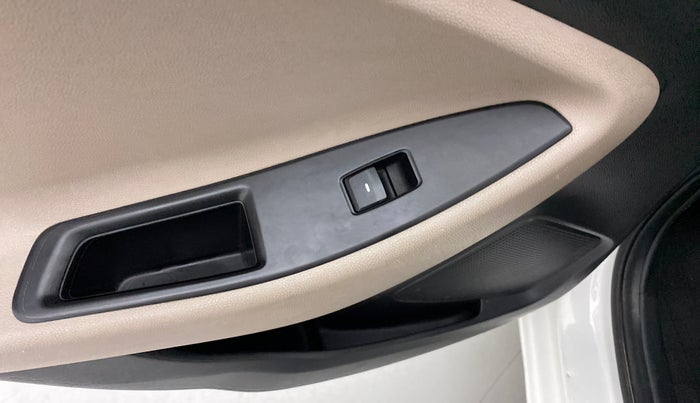 2018 Hyundai Elite i20 ASTA 1.2, Petrol, Manual, 56,417 km, Left rear window switch / handle - Minor damage