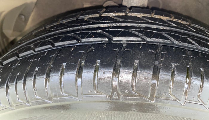 2013 Hyundai i20 MAGNA 1.2, Petrol, Manual, 46,444 km, Left Front Tyre Tread