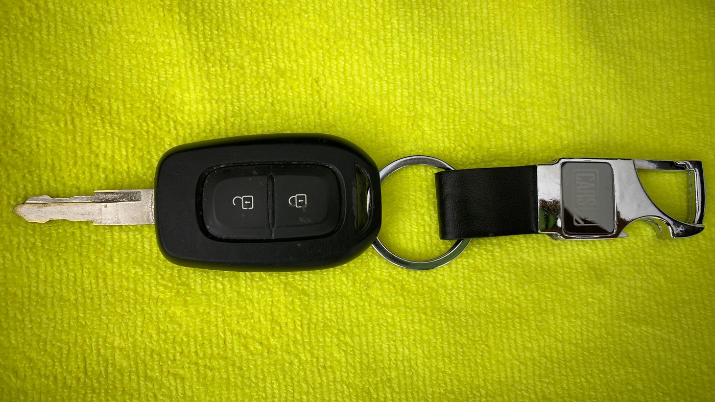 2018 Renault Kwid 1.0 RXT Opt, Petrol, Manual, 17,110 km, Key Close Up