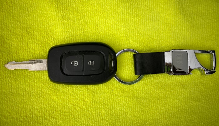 2018 Renault Kwid 1.0 RXT Opt, Petrol, Manual, 17,110 km, Key Close Up