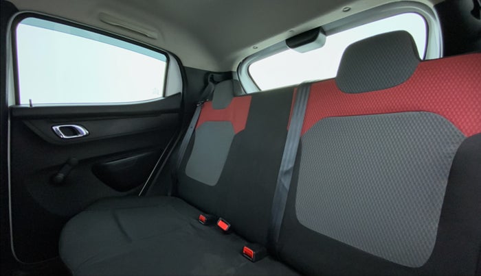 2018 Renault Kwid 1.0 RXT Opt, Petrol, Manual, 17,110 km, Right Side Rear Door Cabin