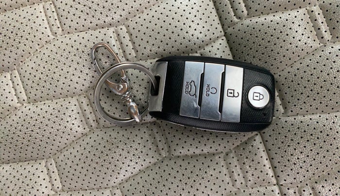 2022 KIA SELTOS HTX DIESEL 1.5, Diesel, Manual, 1,10,027 km, Key Close Up