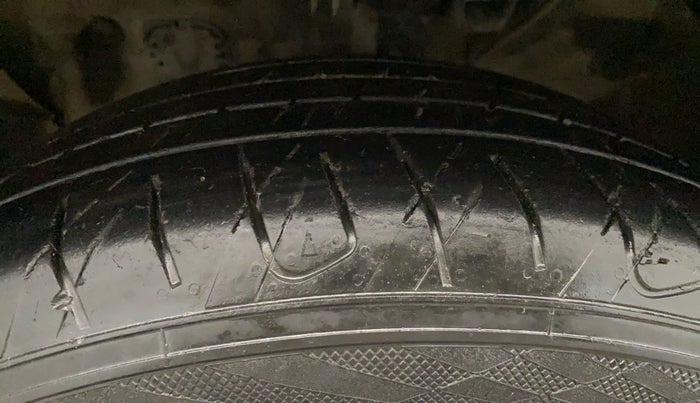 2022 KIA SELTOS HTX DIESEL 1.5, Diesel, Manual, 1,10,027 km, Left Front Tyre Tread