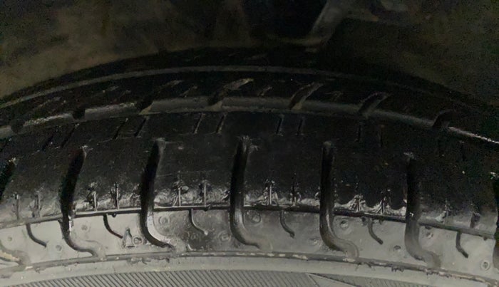 2010 Hyundai i10 ERA 1.1, Petrol, Manual, 67,139 km, Right Front Tyre Tread